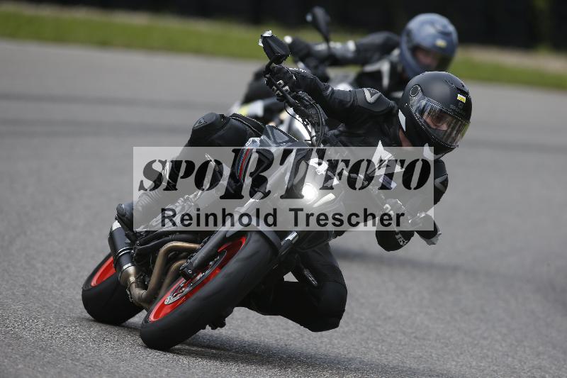 /Archiv-2024/29 12.06.2024 MOTO.CH Track Day ADR/Gruppe gelb/41